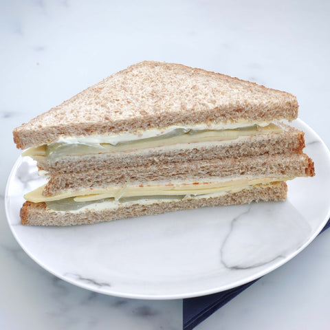 Cheese & Cucumber Sandwich (v)