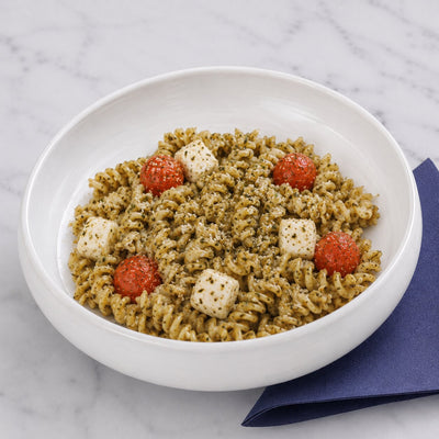 Pesto, Tomato & Mozzarella Pasta (v)